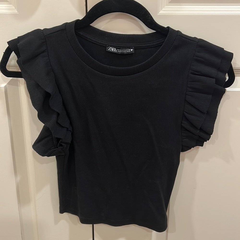 COPY - Zara black ribbed ruffle sleeve top